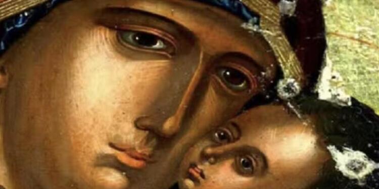 Τη Μεγάλη Εβδομάδα γίνονται θαύματα: Τα βράδια πριν κοιμηθείς γονάτισε & πες αυτές τις 2 προσευχές στη Παναγία